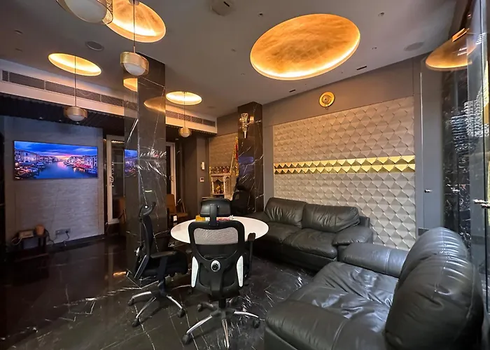 The Singh Empire, New Delhi City Centre